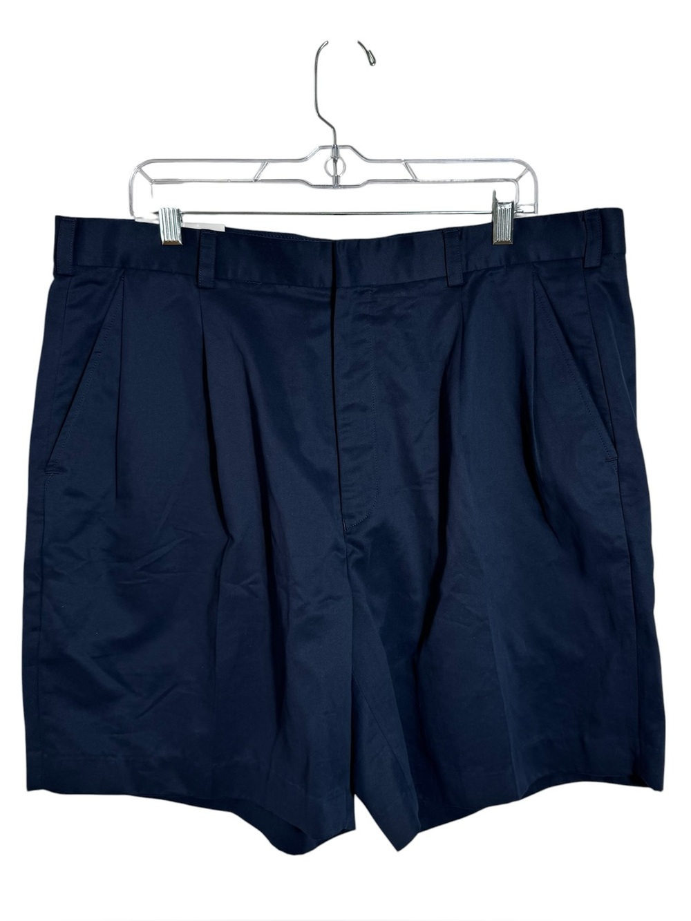 IZOD Golf Pleated Shorts Men's Size 40 Navy Stretch Waist NWT - Picture 1 of 7